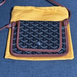 Plumet pouch-wallet